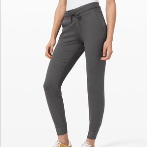 Lululemon ready to fleece joggers